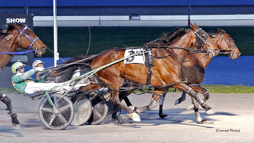 Gold Digger King winning at Miami Valley Raceway