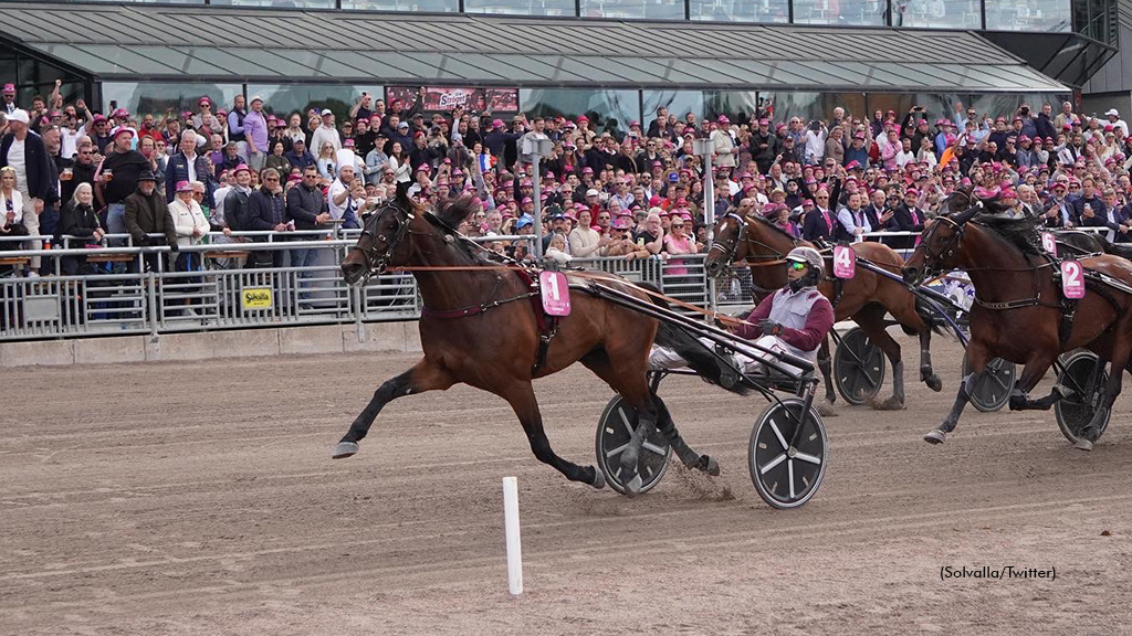 Hohneck winning the 2023 Elitloppet