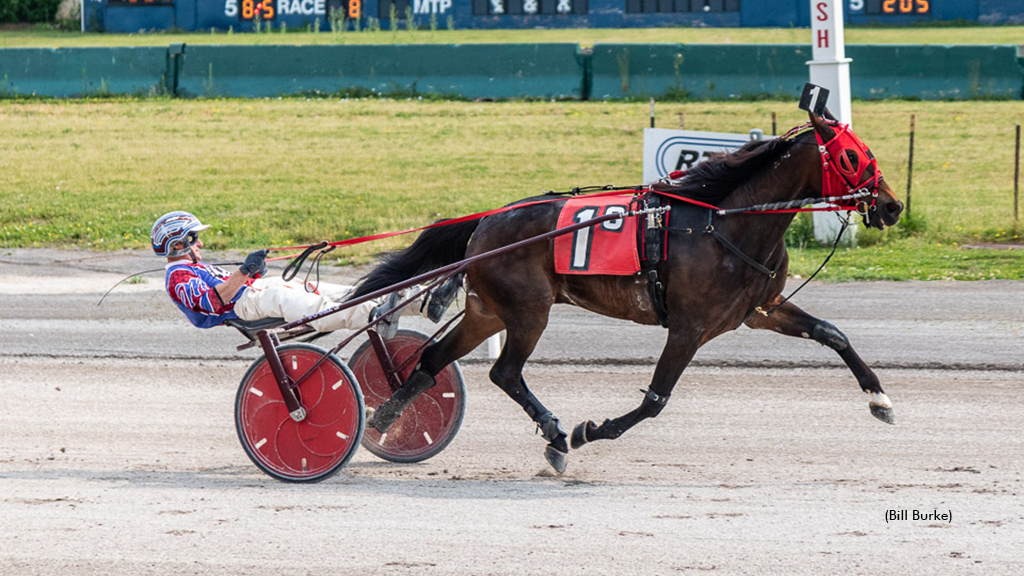 Con Air Hall winning at Buffalo Raceway