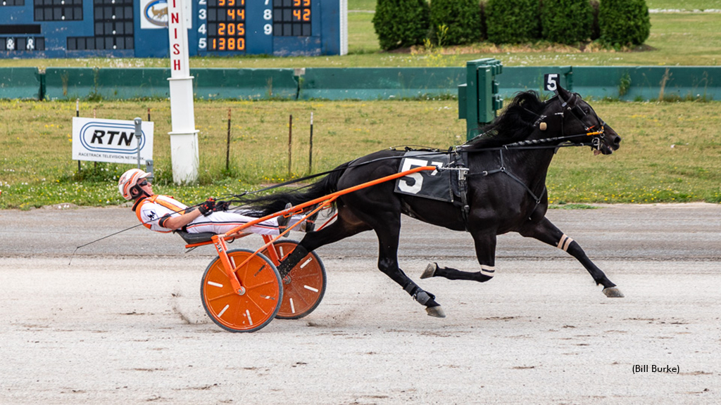 Lunar Credit winning at Buffalo Raceway