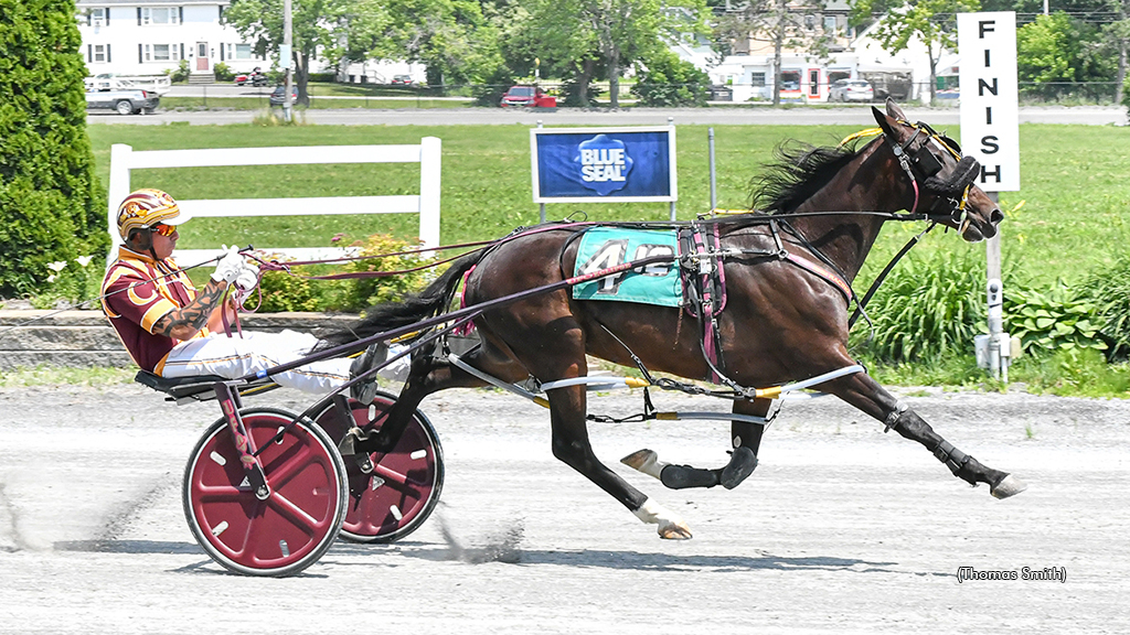 Hesjustadelight winning at Bangor Raceway