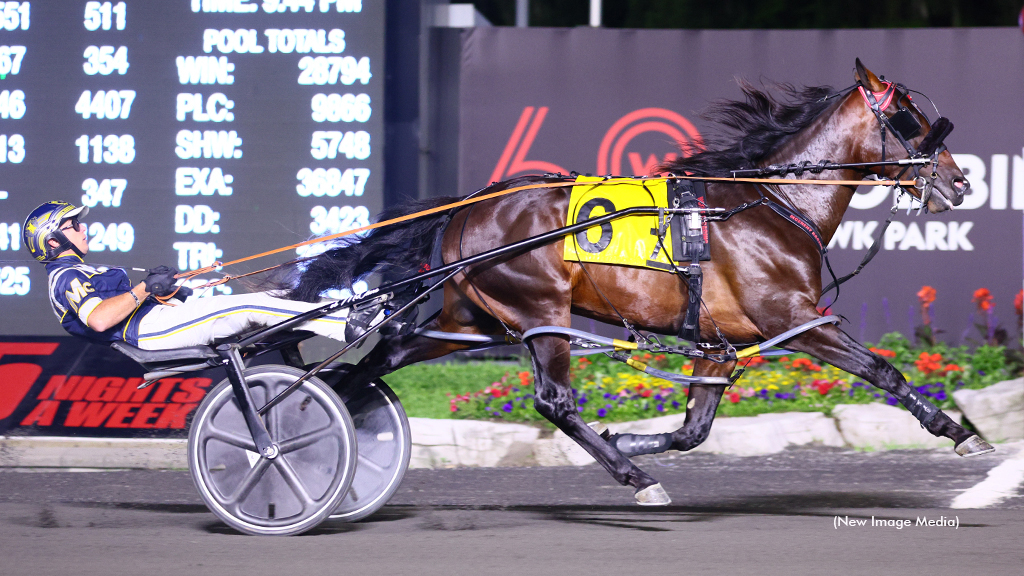 Mirage Hanover winning at Woodbine Mohawk Park