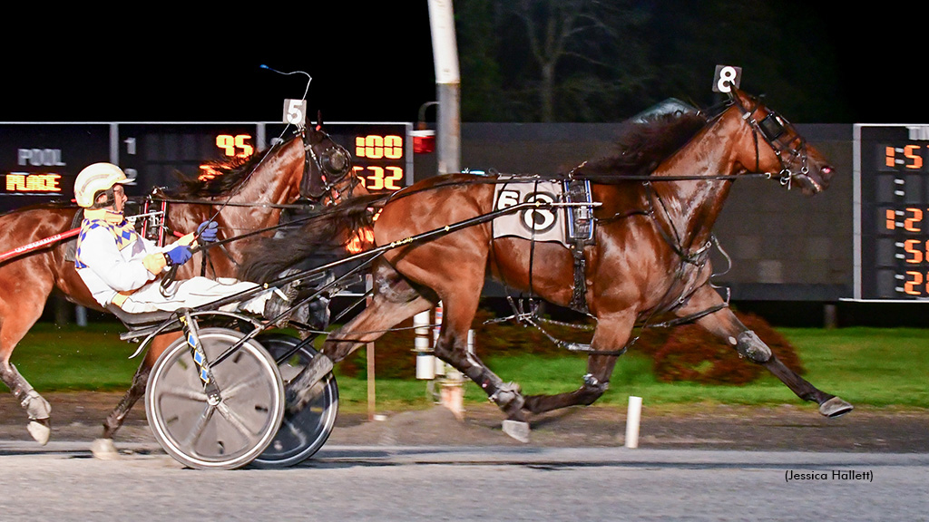 Circuit Party winning at Saratoga Raceway