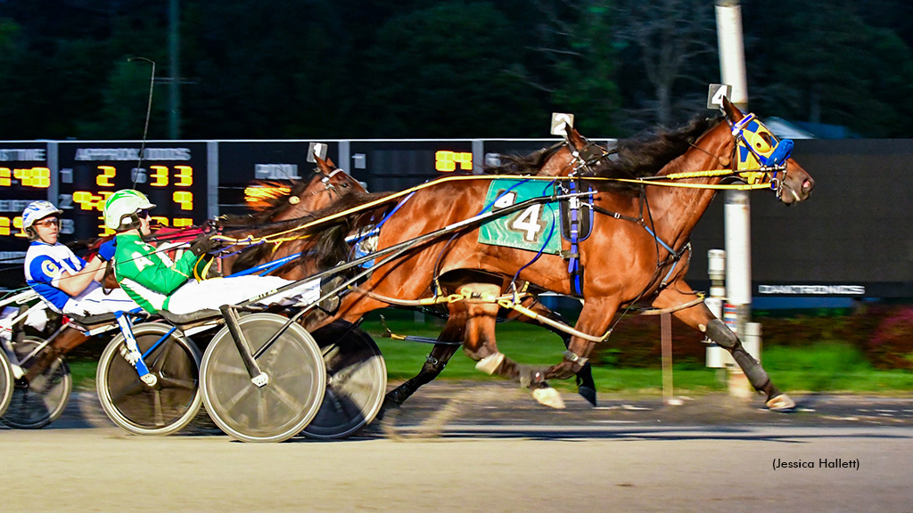 Ea American winning at Saratoga Raceway