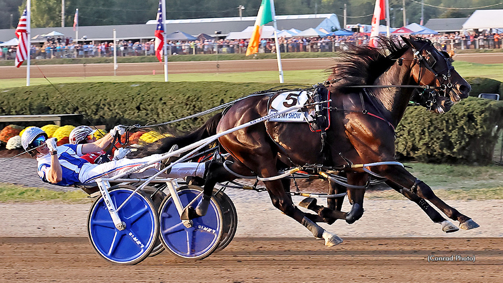 Its My Show winning the Little Brown Jug final