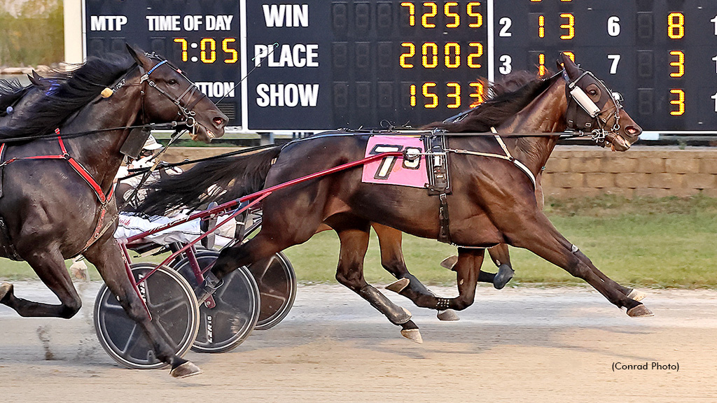 Martysmagicmoment winning at Dayton Raceway