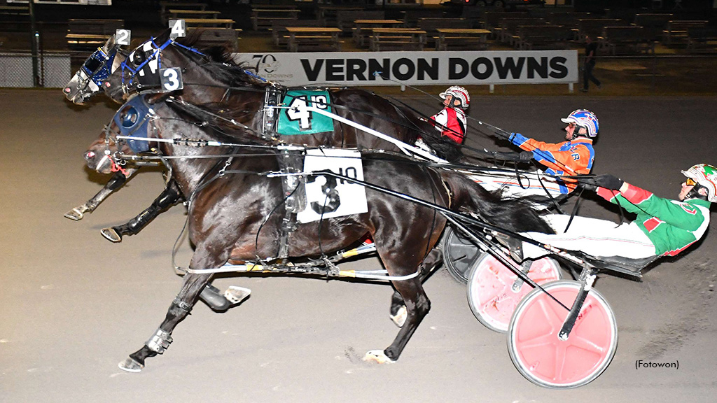 Prairie Magical winning at Vernon Downs