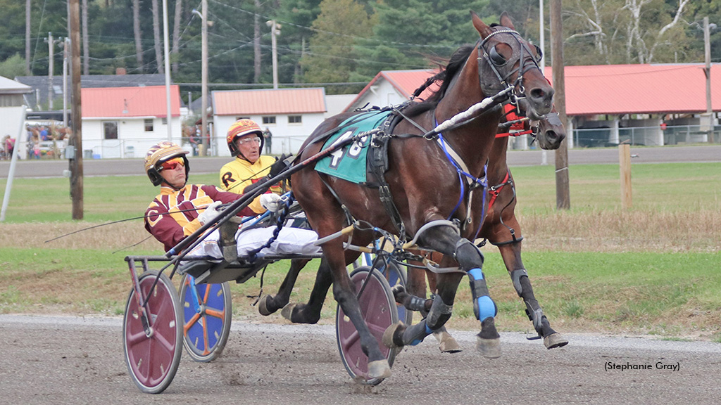 Trente Deo winning at Cumberland Fair