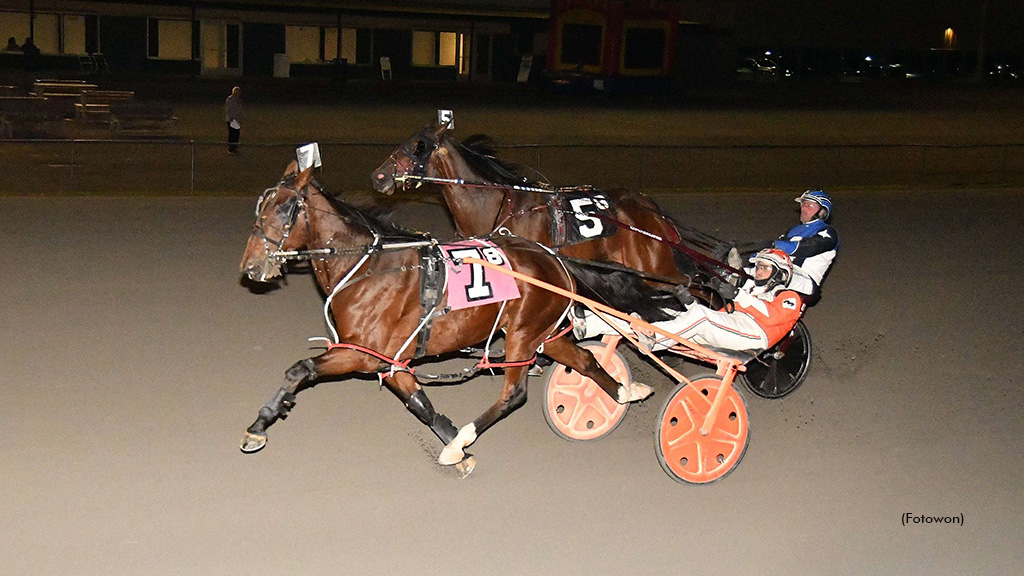 Primo Uomo winning at Vernon Downs