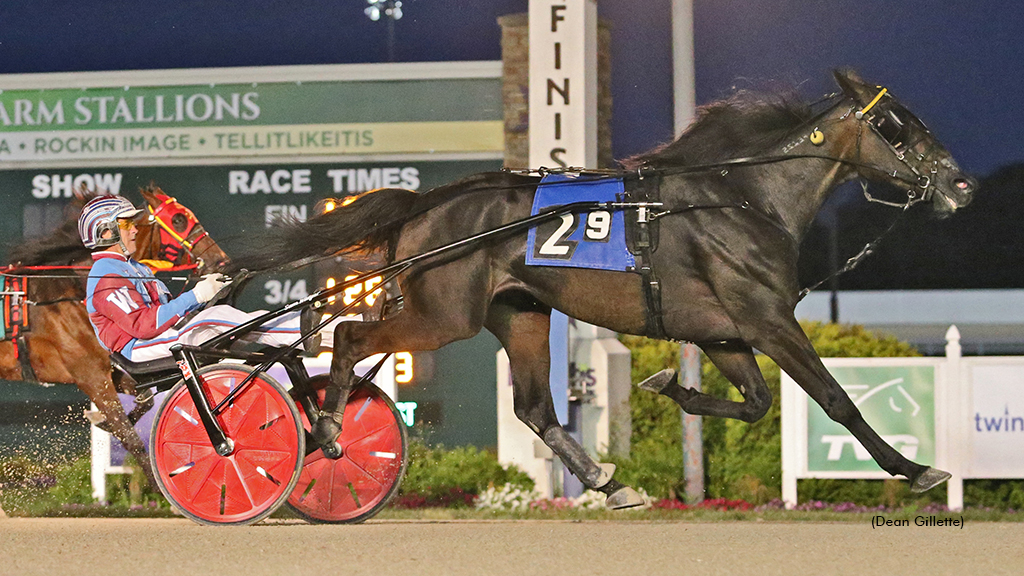 Brookview Bolt winning at Hoosier Park