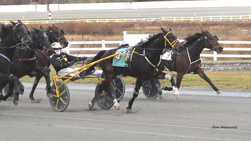 Emmajean Jellybean winning at Plainridge Park