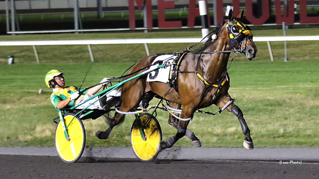 Ruthless Hanover winning at Meadowlands Racetrack