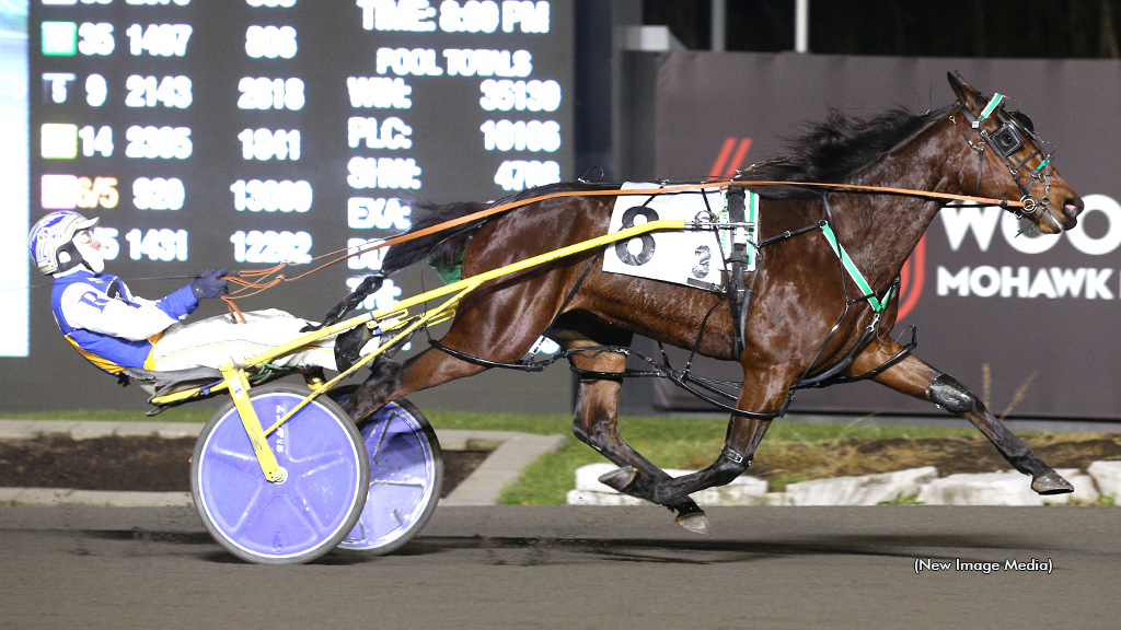 Alabama Hannah winning at Woodbine Mohawk Park