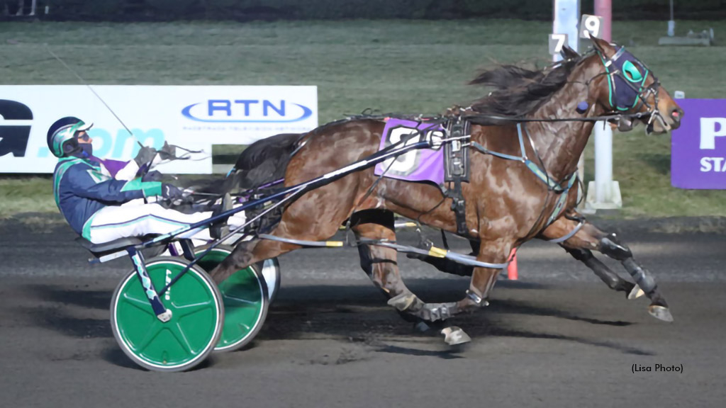 Hot Mess Express winning at The Meadowlands