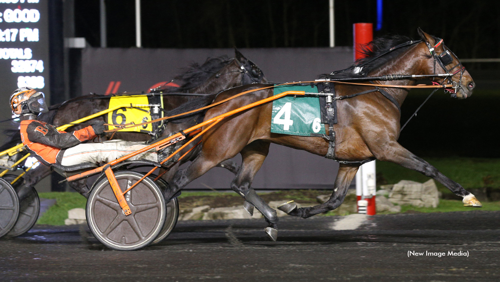 Ghostly Casper winning at Woodbine Mohawk Park