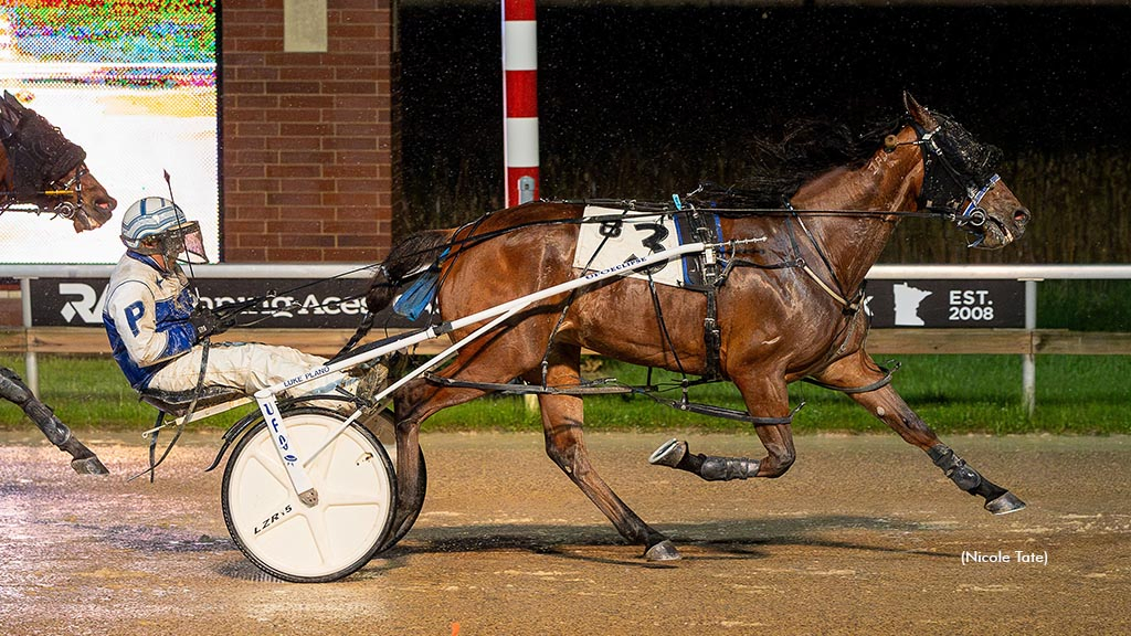 Bombay Hanover winning at Running Aces