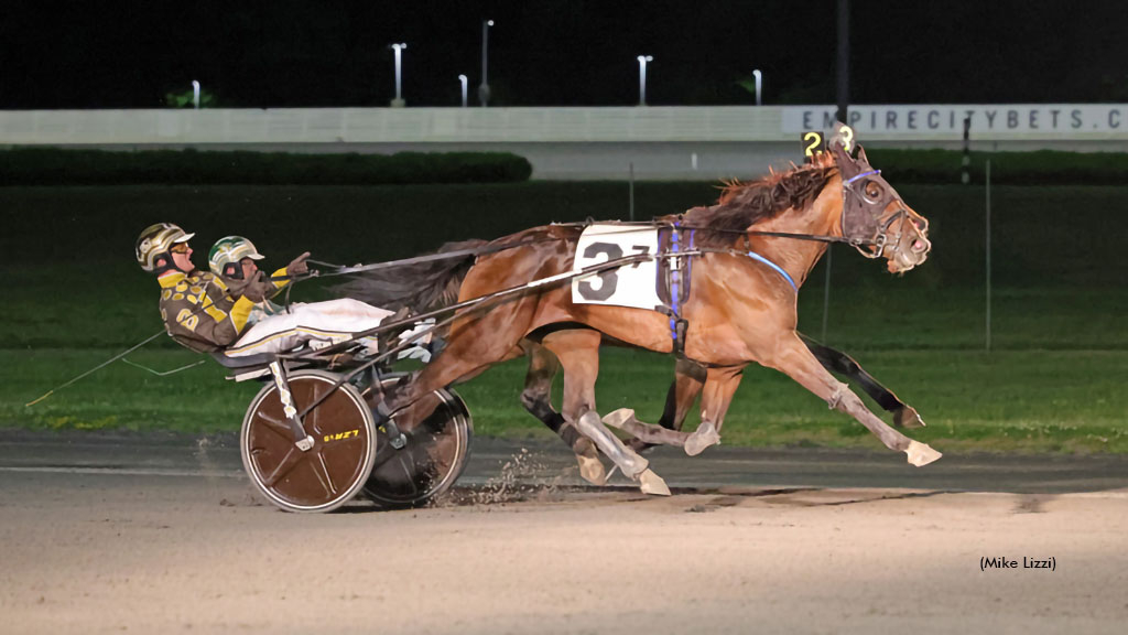 R Melina winning at Vernon Downs