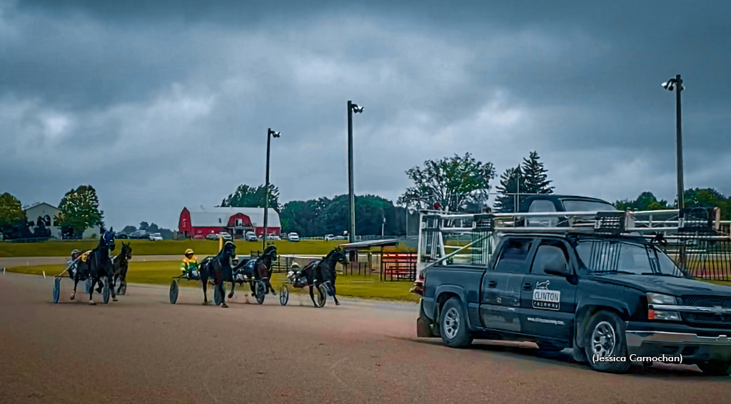 Harness racing at Clinton Raceway