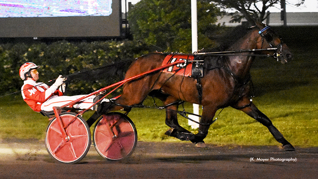 Fantastic Voyage winning at Ocean Downs