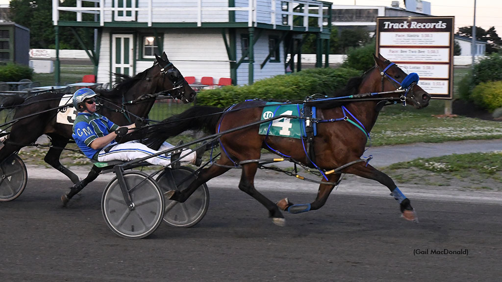 Rosetown Mary winning at Charlottetown Driving Park