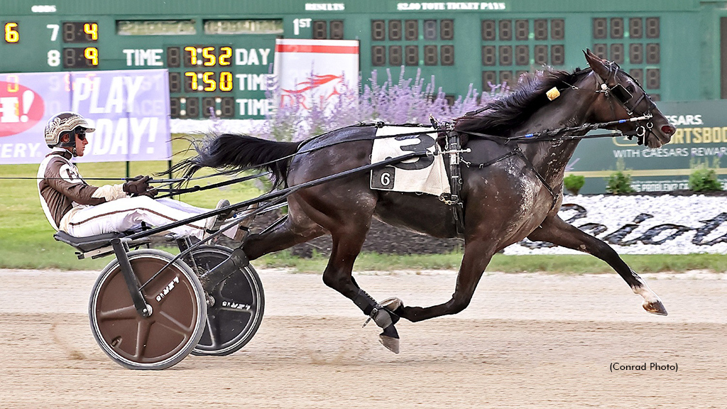 Champa Bay Hall winning at Scioto Downs