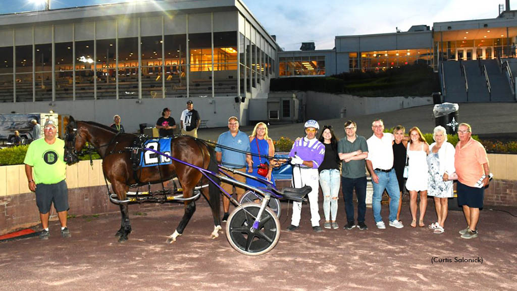 Papi Grad in the Pocono winner's circle