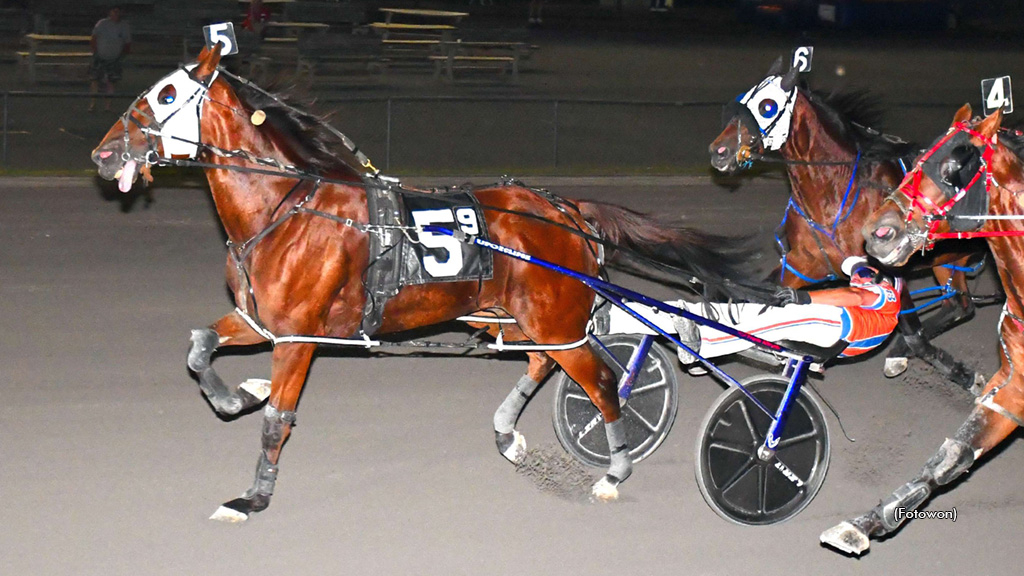 War Of Will winning at Vernon Downs