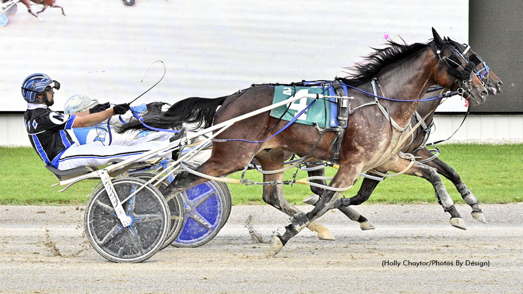 Blue Bar winning at Hiawatha Horse Park