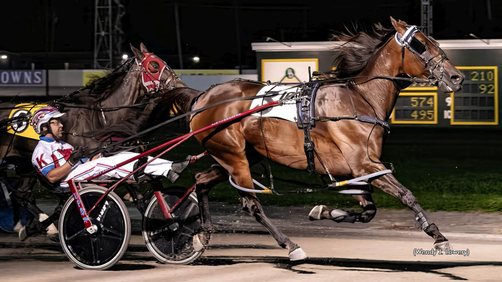 Desperate Man winning at Batavia Downs