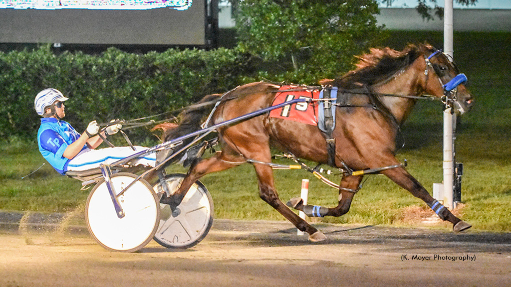 Ragtime Red winning at Ocean Downs