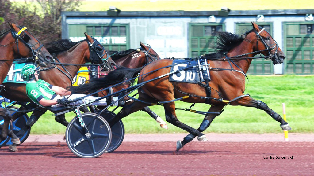 South Beach Star winning at Pocono Downs