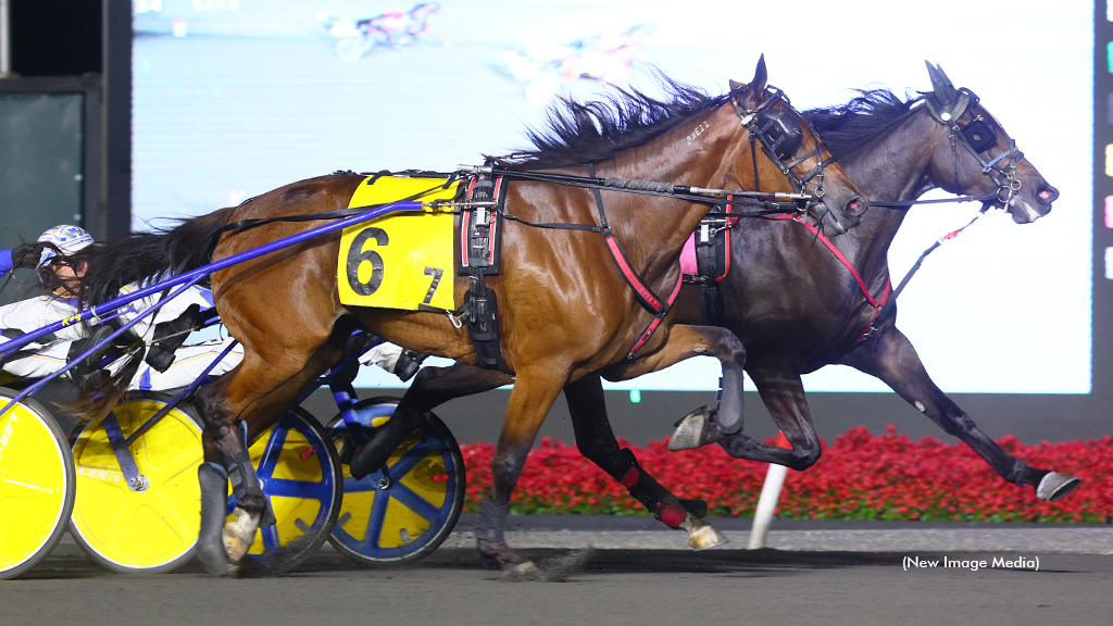 Monalishi winning at Woodbine Mohawk Park