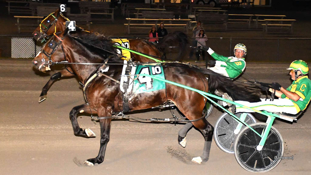 Pirate Hanover winning at Vernon Downs