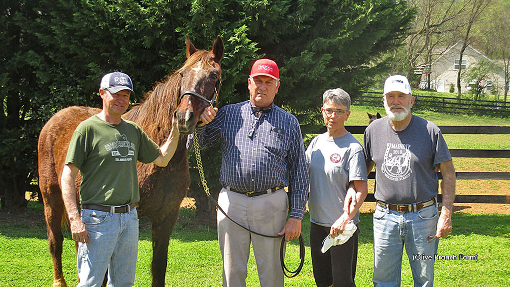 Sweet Dragon former trainer Polie Mallar, Chris Coyle, Mr. & Mrs. Pat Leavitt.