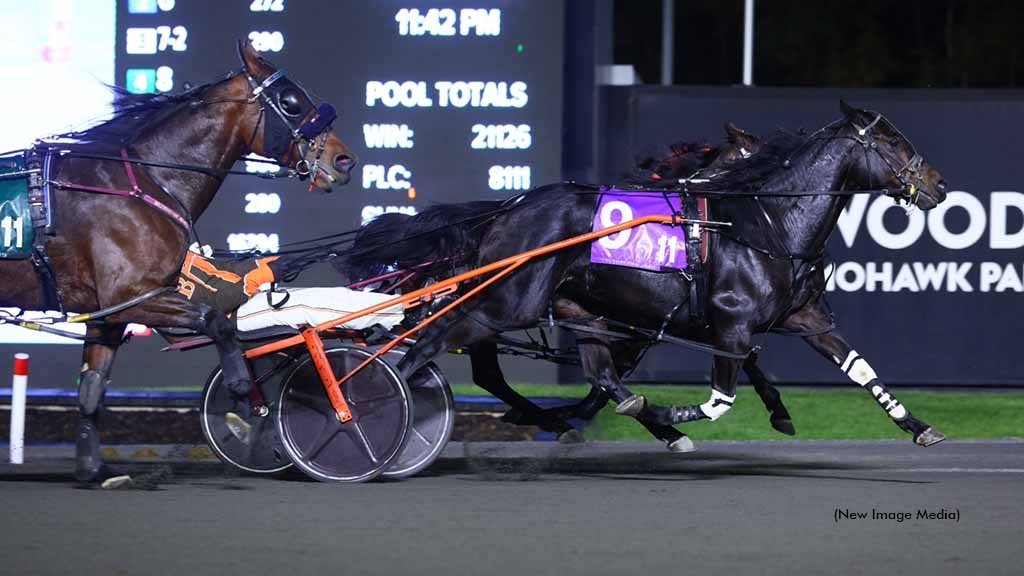 So Much More winning at Woodbine Mohawk Park