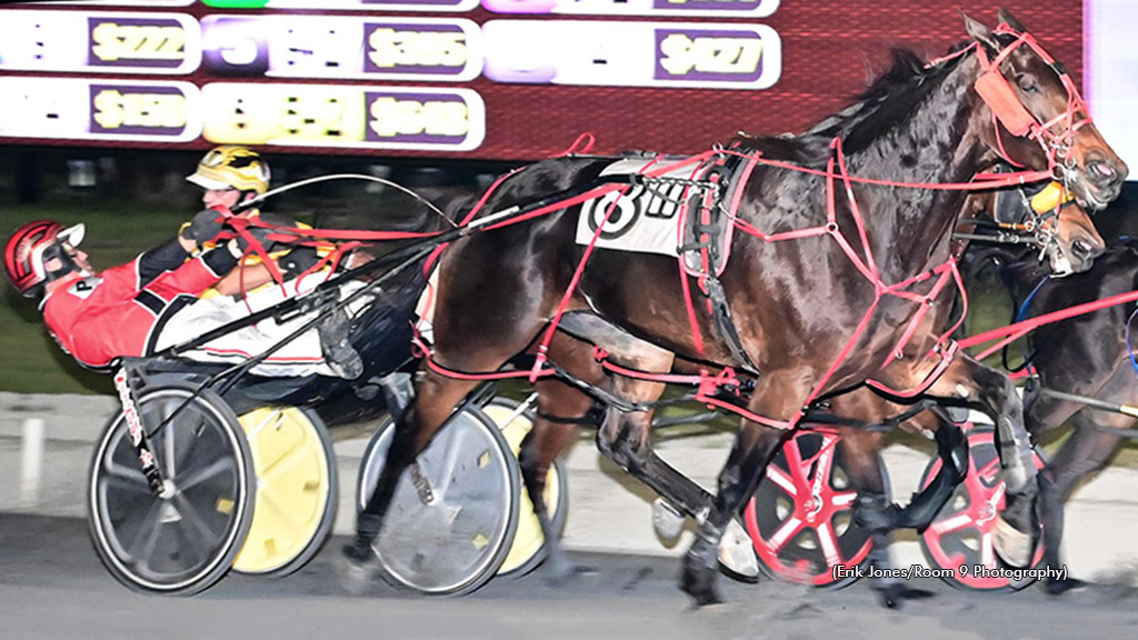 Dice Dice Baby winning at Rosecroft Raceway