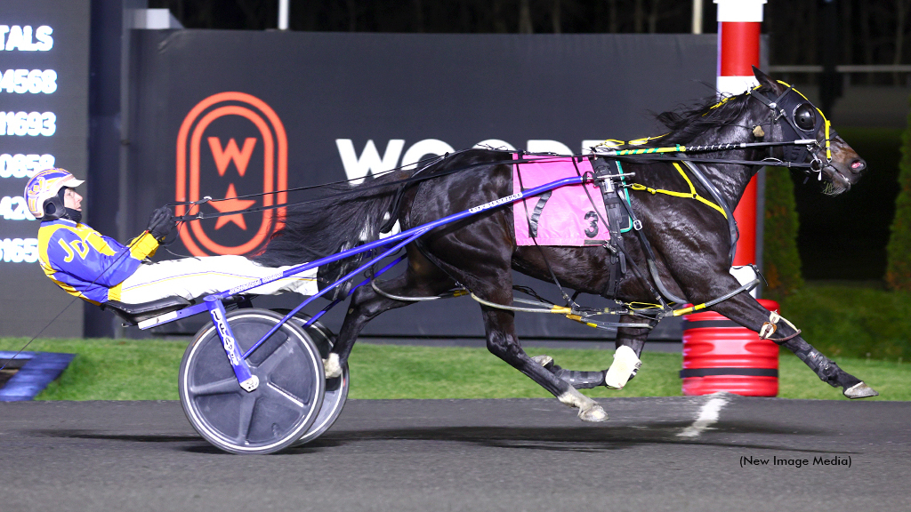 Kiera Seelster winning at Woodbine Mohawk Park