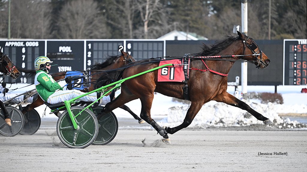 Deadline Hall winning at Saratoga Raceway