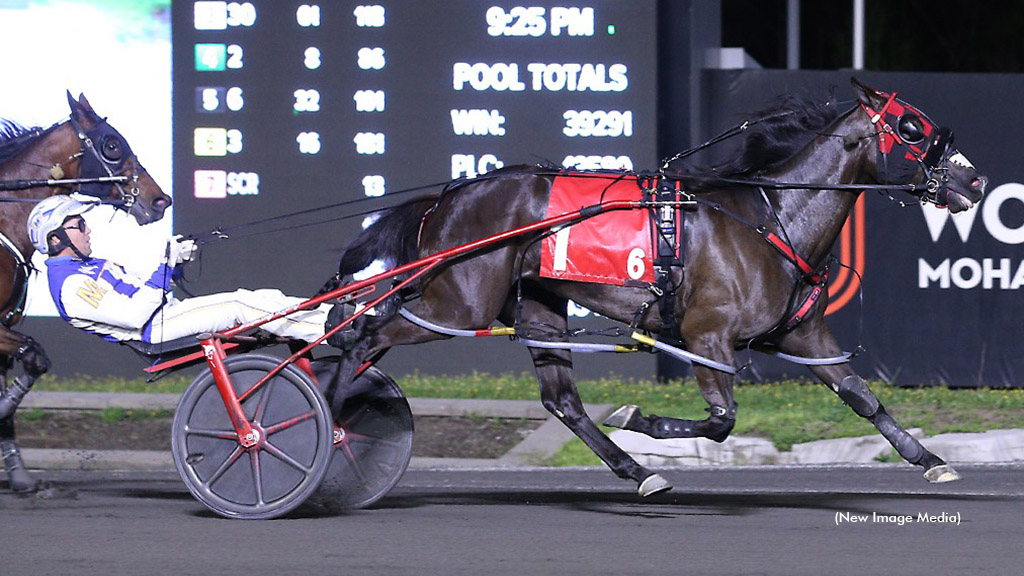 Talk Curdy To Me winning at Woodbine Mohawk Park