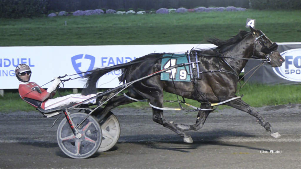 Gem Quality winning at Meadowlands Racetrack