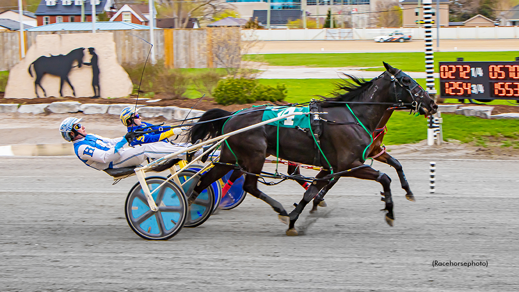 Saulsbrook Olympia winning at Western Fair Raceway
