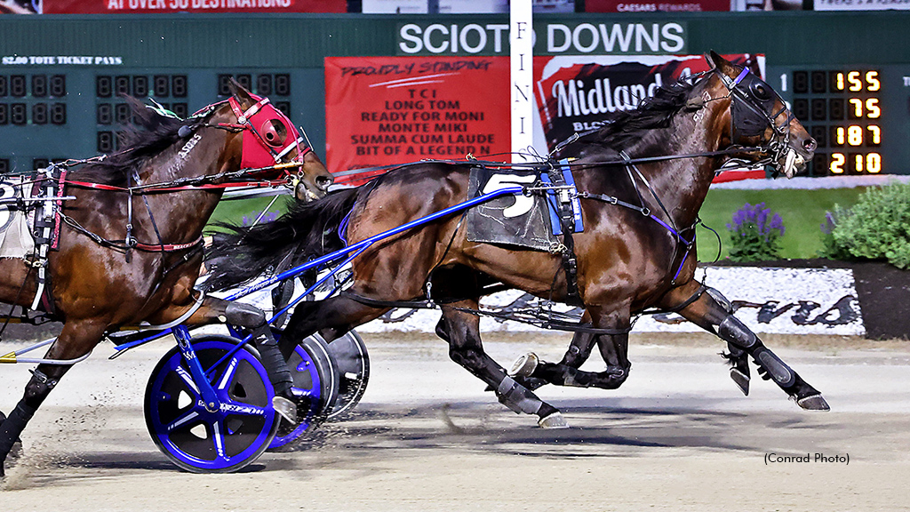 Carbine winning at Scioto Downs