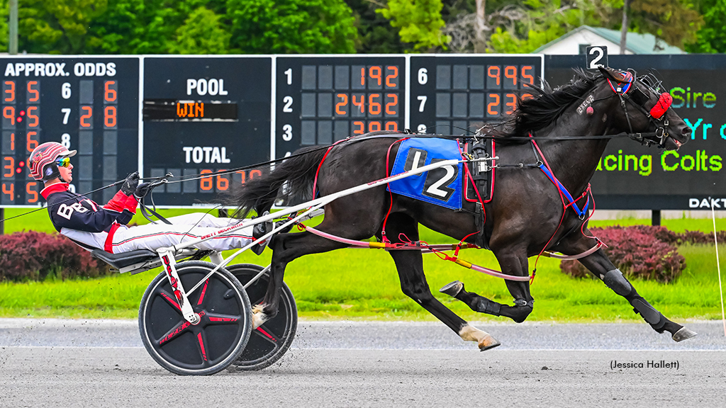 Courts On Fire winning at Saratoga Raceway