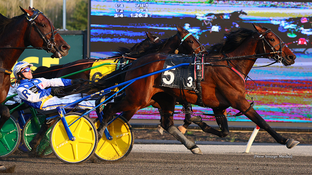 Day winning at Woodbine Mohawk Park