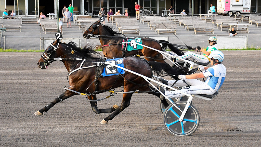 Diamond Head winning at Vernon Downs