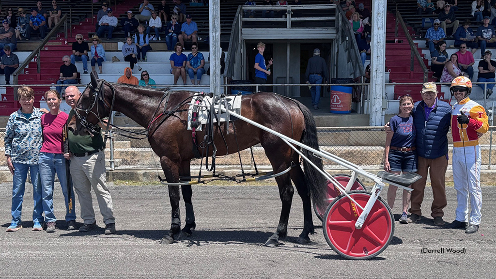 Proper Lady in the winner's circle at Shenandoah Downs
