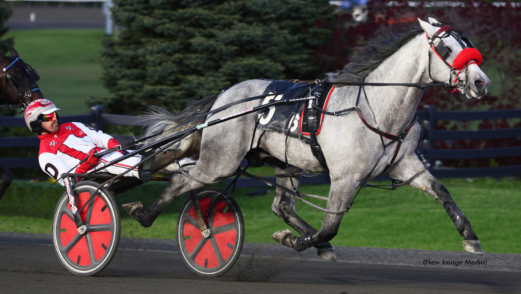 Sterling Choice winning at Woodbine Mohawk Park