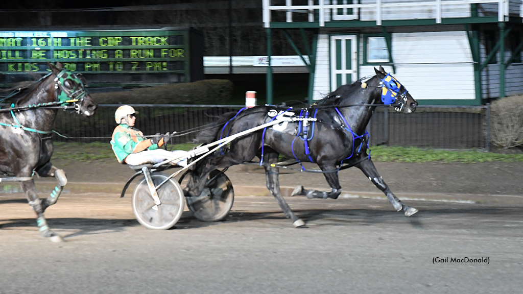 Twin B Tuffenuff winning at Charlottetown Driving Park
