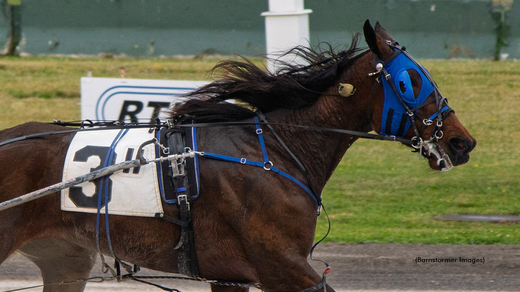 Big Baller Beane winning at Buffalo Raceway
