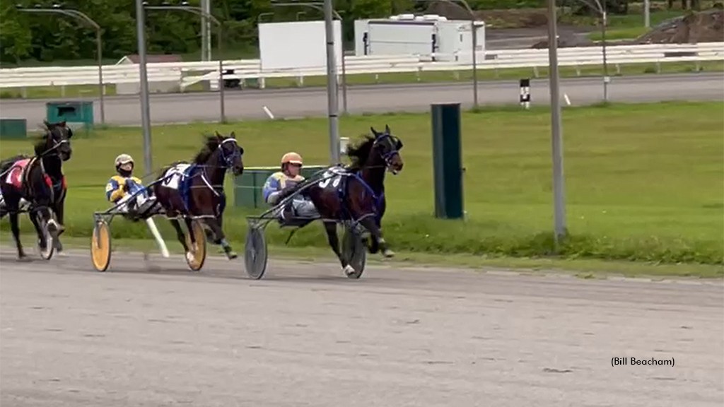 Ideal Rebel qualifying at Rideau Carleton Raceway